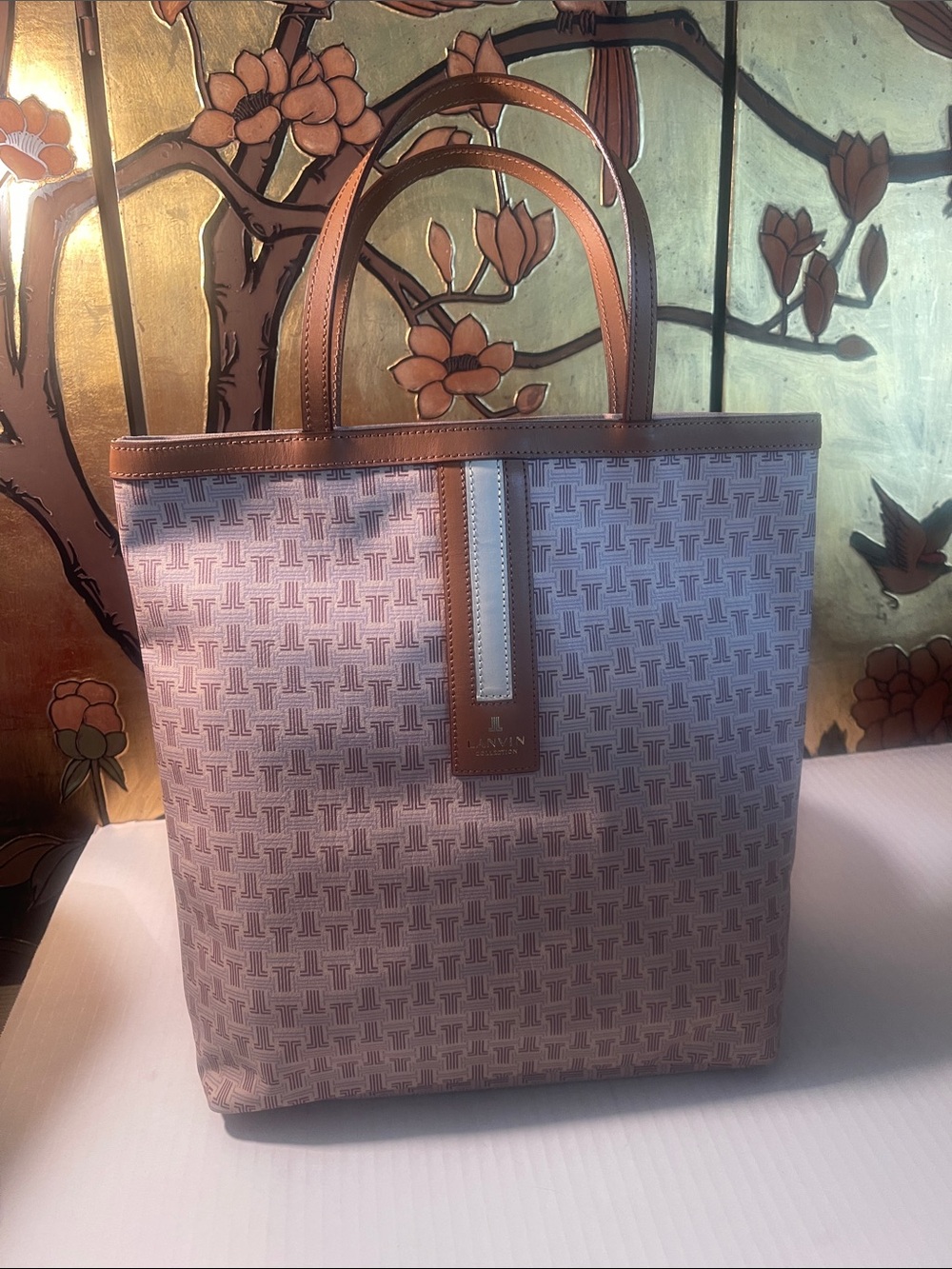 LANVIN Beige & Cream -Print Tote with Tan Leather Trim
Tote & Long Wallet bundl